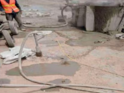 南开乡水泥混凝土路面板底注浆技术 路面脱空注浆整治方案